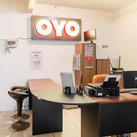 Oyo 1102 Griya Aisyah Syariah 1 سورابايا المظهر الخارجي الصورة